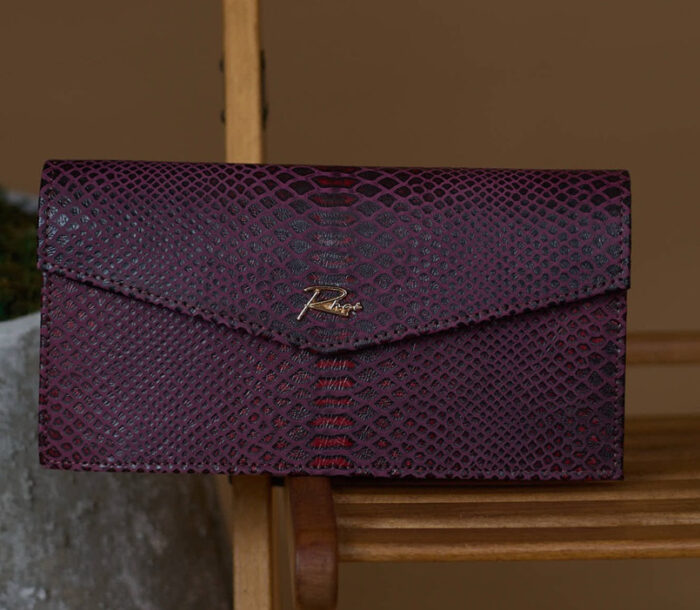 Tope in deep burgundy snakeskin - Image 1