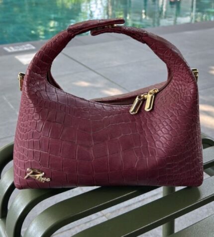 Mini hobo in burgundy leather